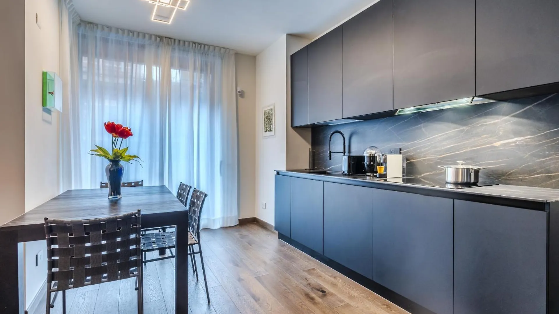 Luxury Apartment - Free Parking - Duomo-Navigli Milan