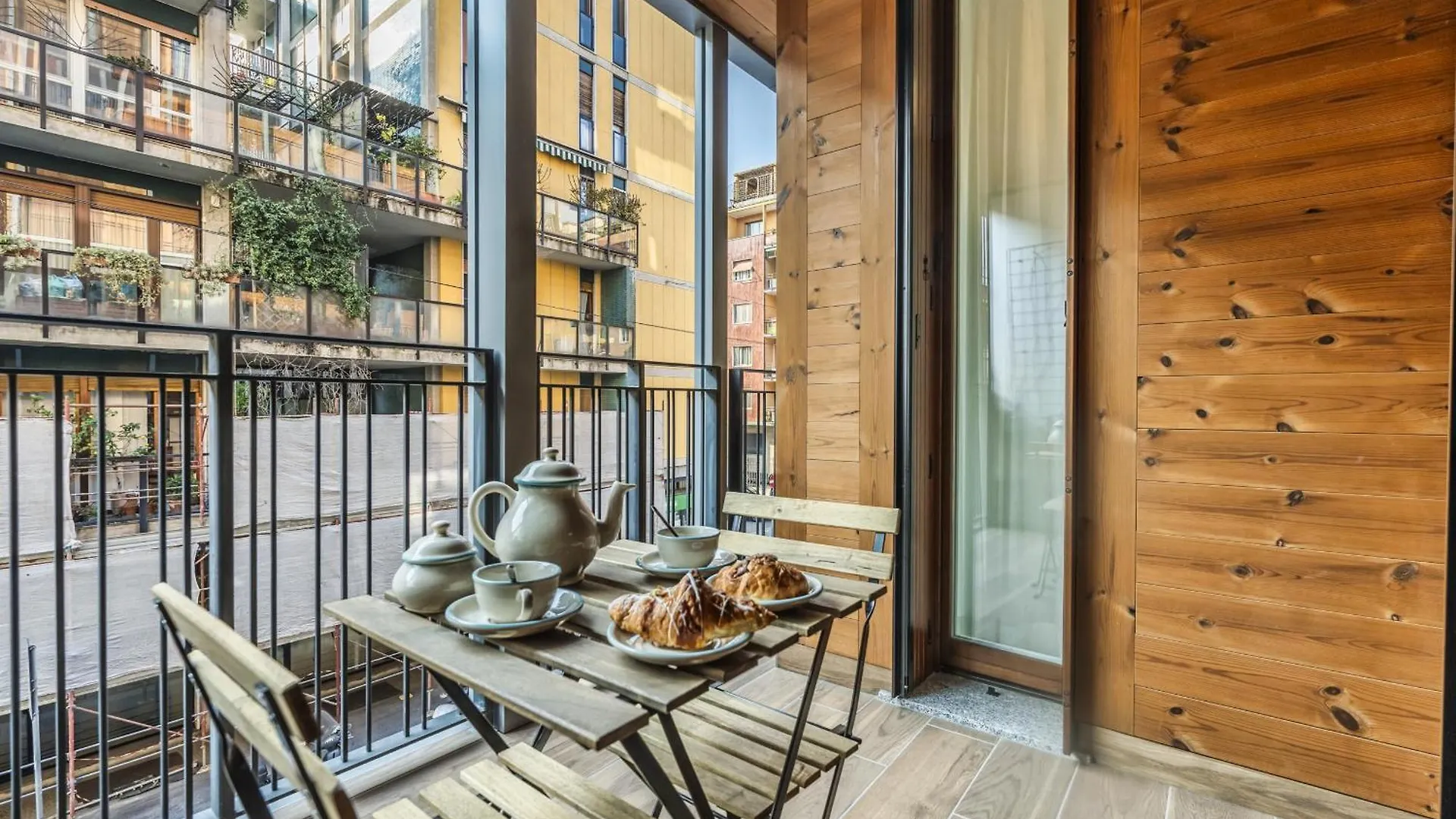 Luxury Apartment - Free Parking - Duomo-Navigli Milan Italy